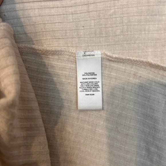 Express Sleeveless Turtleneck - Picture 4 of 4